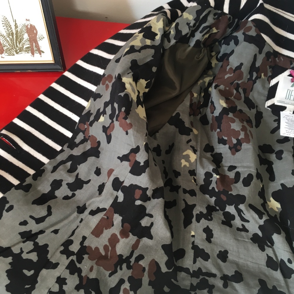 Tailored Blazer With Structured Shoulder - image 6